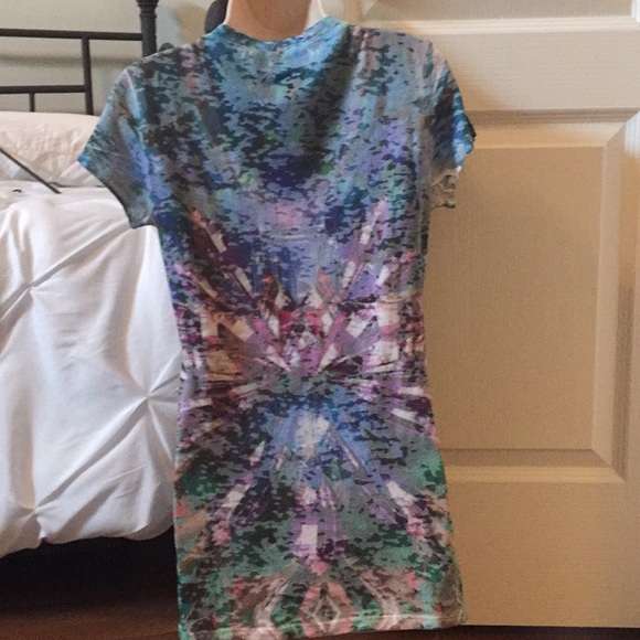 Adorable multi colored T-shirt size large new - Picture 2 of 7